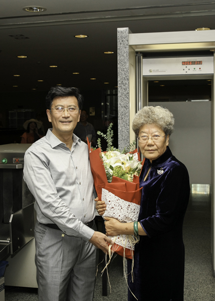 1507538929354090415.jpg 10月8日下午4点,上博迎来最后一位参观大英展的排队观众.jpg