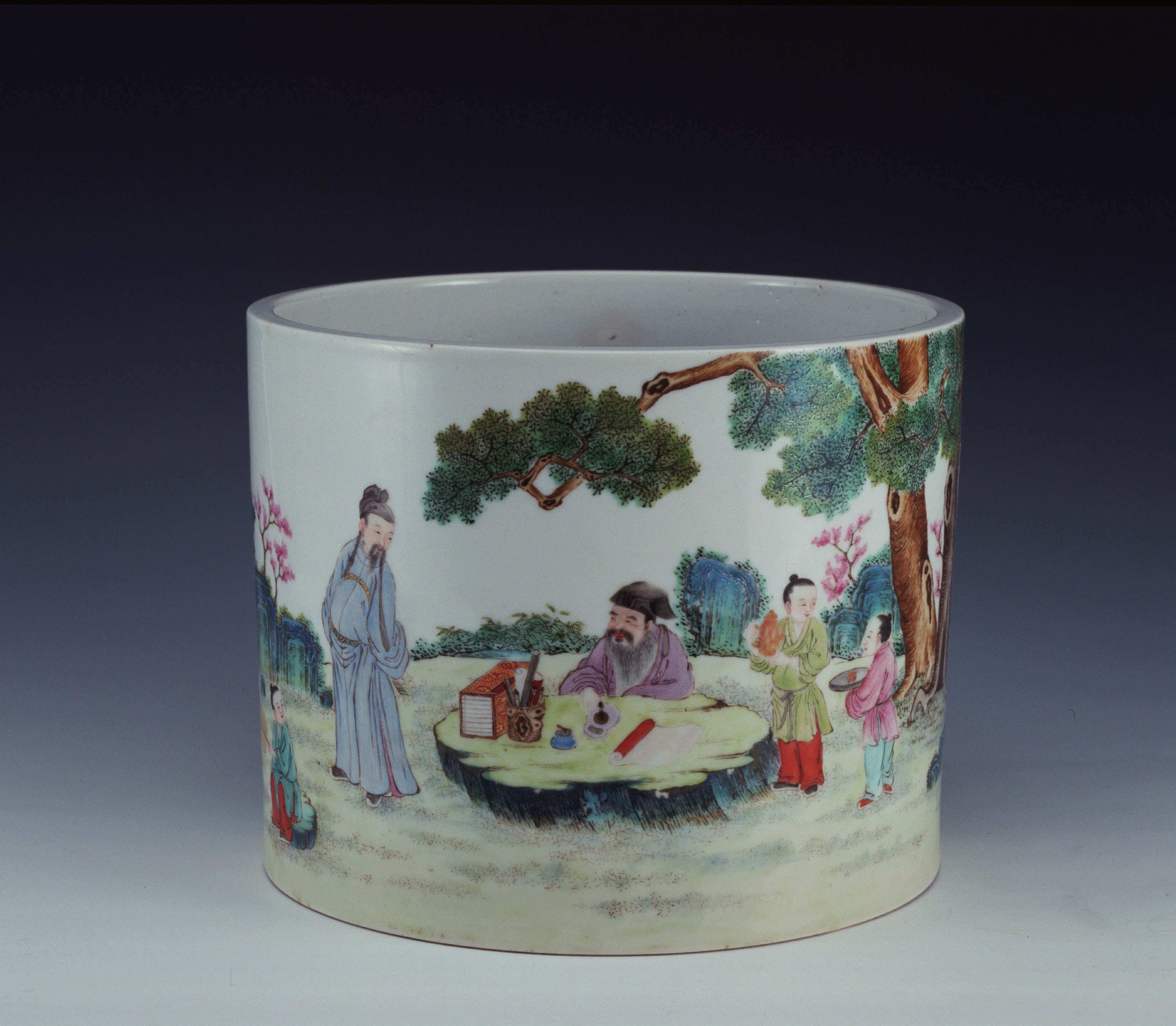 中国美術 乾隆年製 煎茶器揃 急須 煎茶盆 煎茶碗 12客 色絵粉彩花草桃図 旧家蔵出『清 青花粉彩三国人物物四方筆筒 乾隆年製款 染