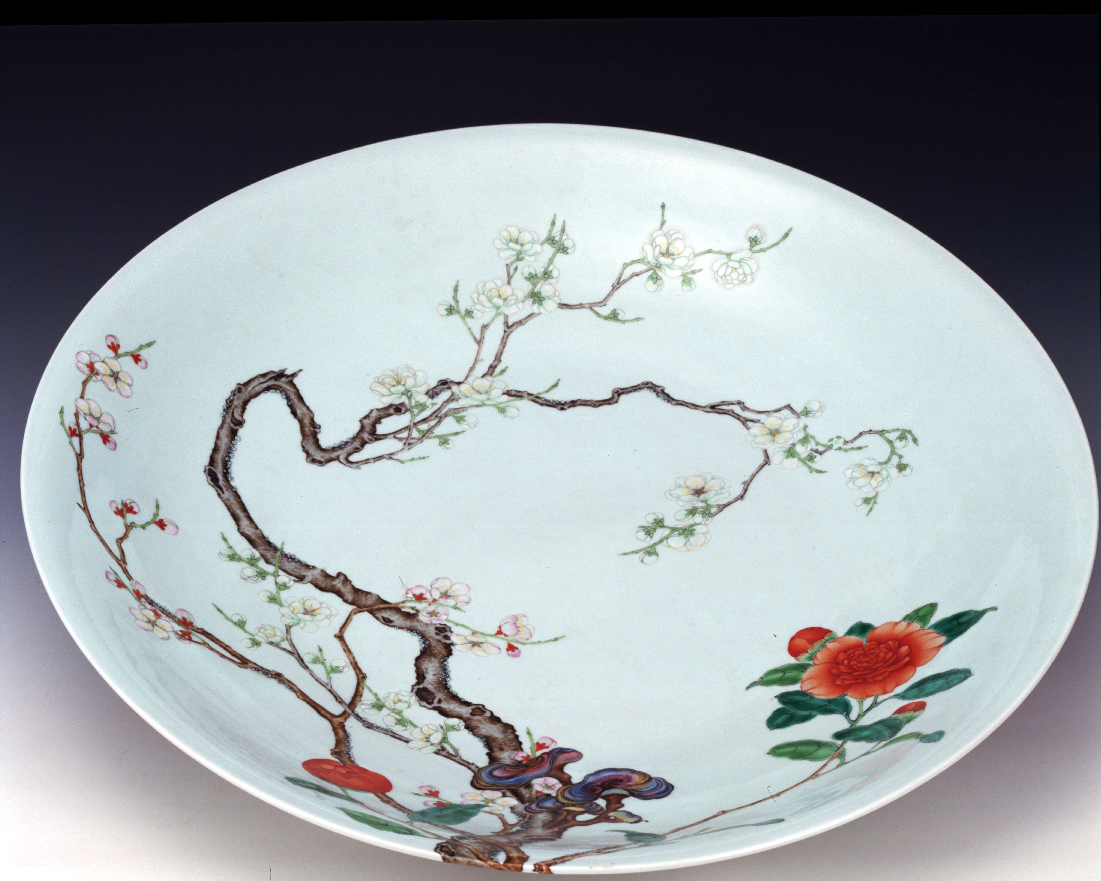 c 桃牡丹喜文粉彩色絵皿① 清時代 中国 磁器 成化年