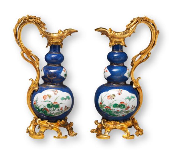 中国美術 青地 天球瓶 磁器 時代 骨董 唐物 花瓶 花器 華瓶 飾壷 壷 工藝品 茶道具 煎茶道具 陶器 陶磁 陶芸 陶磁器 工芸 無地 古美術品 清時代 乾隆年製 圧延道路 青地粉彩 花卉紋 天球瓶 高