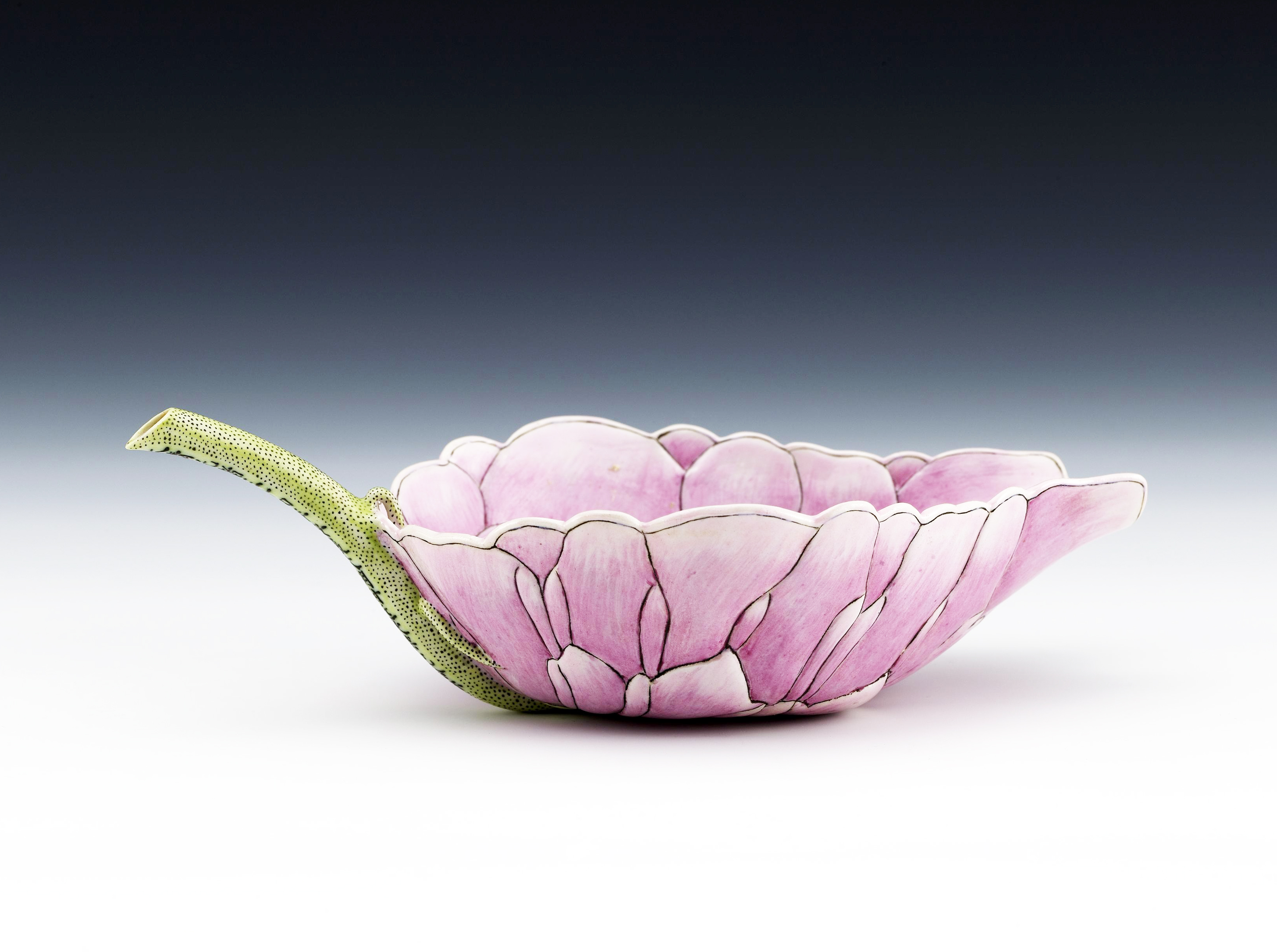大清光緒蓮花粉彩記念秋操杯 茶掻 きコレクション 工芸品 美術品 置物 An inscribed famille-rose lotus-form cup, Mark and period of