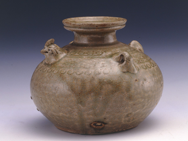 西晋刻花双系鸡首壶